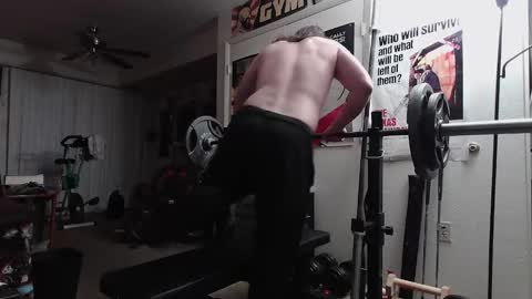 biggerisbetter21 online show from November 2, 7:45 am