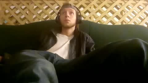 Snapshot of biggestboiiii chatting on March 9, 5:00 am biggestboiiii online show from March 9, 5:00 am