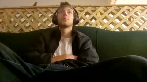 Snapshot of biggestboiiii chatting on February 3, 12:15 am biggestboiiii online show from February 3, 12:15 am