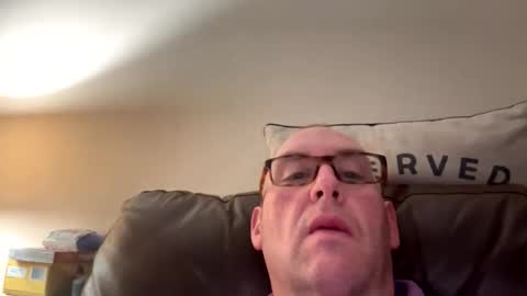 Snapshot of biggloves4bighands chatting on September 30, 10:57 pm biggloves4bighands online show from September 30, 10:57 pm