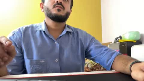 bighandsomesatisfy online show from April 20, 12:30 pm