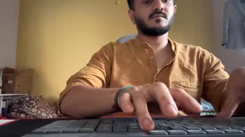 bighandsomesatisfy online show from April 10, 12:12 pm