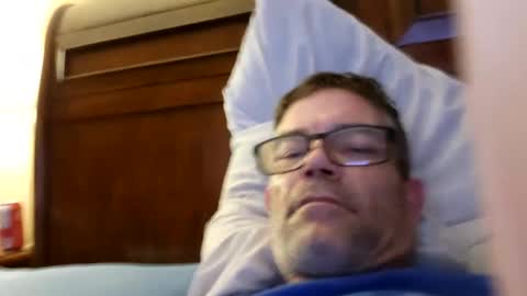 Snapshot of bigstuff674 chatting on October 19, 6:49 am Aka hardwood online show from October 19, 6:49 am