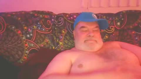 Snapshot of bigstuffbear chatting on October 21, 3:59 pm bigstuffbear online show from October 21, 3:59 pm
