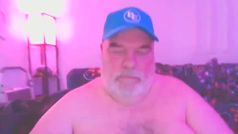 Snapshot of bigstuffbear chatting on February 25, 2:47 am bigstuffbear online show from February 25, 2:47 am