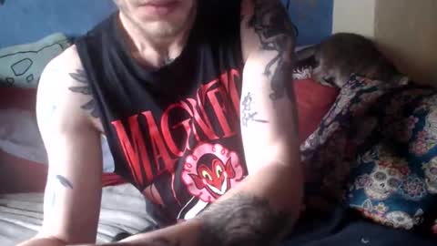 Snapshot of billy_fingercut chatting on October 19, 9:34 am Billy FingerCut online show from October 19, 9:34 am