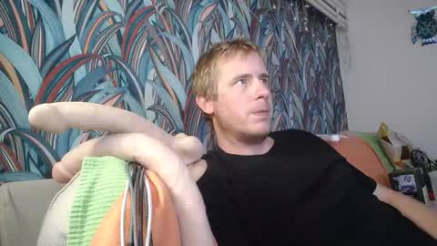 Snapshot of bizoukey15 chatting on September 8, 8:30 pm bizoukey15 online show from September 8, 8:30 pm