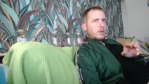 Snapshot of bizoukey15 chatting on September 26, 1:58 am bizoukey15 online show from September 26, 1:58 am