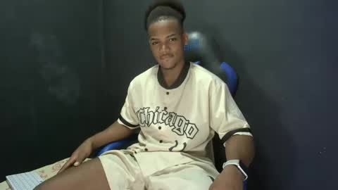 tu morenito online show from November 1, 2:10 pm