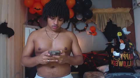 black_king_241 online show from October 23, 5:22 am