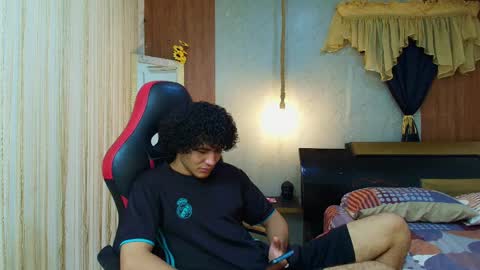 black_king_241 online show from April 4, 10:51 pm