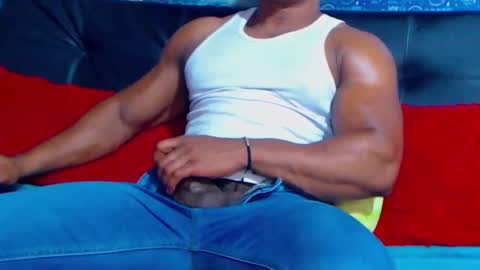 Snapshot of black_seus85 chatting on December 12, 6:53 pm duglas online show from December 12, 6:53 pm