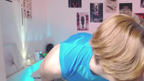 Snapshot of black_skull22 chatting on December 6, 7:45 pm Bryan online show from December 6, 7:45 pm