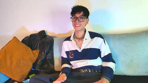 blake___01 online show from July 4, 8:12 pm