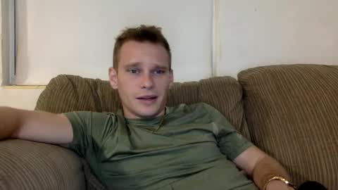 Snapshot of blakeandskylar chatting on September 19, 12:46 am BlakeAndSkylar online show from September 19, 12:46 am