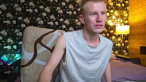 blond_boy69 online show from May 18, 4:07 am