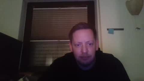 Snapshot of blonde32m chatting on January 15, 5:29 am blonde32m online show from January 15, 5:29 am