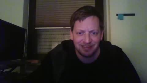 Snapshot of blonde32m chatting on February 8, 12:38 am blonde32m online show from February 8, 12:38 am
