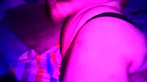 Blubber Butt Boy online show from May 17, 12:19 am