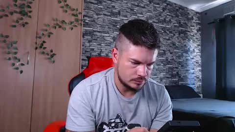 blueeyeboy0 online show from March 2, 9:38 am