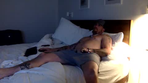 Blueyedbama33 online show from April 1, 7:10 am