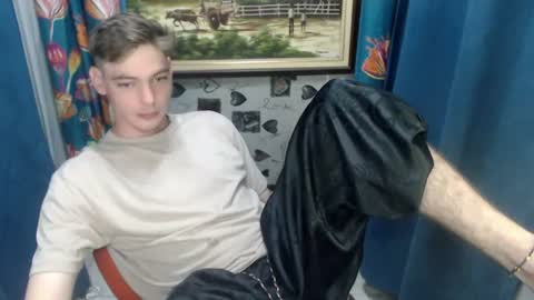 blueeyedboyisasia online show from June 12, 4:22 am
