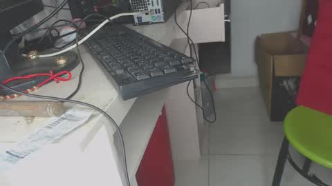 Snapshot of body_xxx chatting on February 22, 8:18 am body xxx online show from February 22, 8:18 am