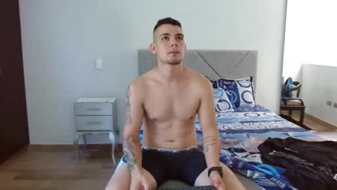 Snapshot of booyhott_ chatting on September 27, 8:28 pm booyhott_ online show from September 27, 8:28 pm