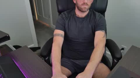 Snapshot of bostonmarine31 chatting on March 3, 7:01 pm bostonmarine31 online show from March 3, 7:01 pm