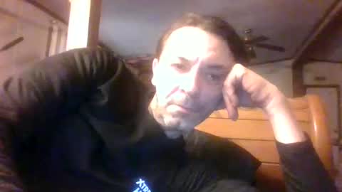 Snapshot of bottomcdforoldersc chatting on December 6, 12:49 pm James online show from December 6, 12:49 pm