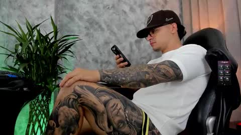 boyc02_ online show from September 24, 3:50 am