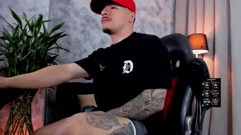 boyc02_ online show from March 4, 12:17 am