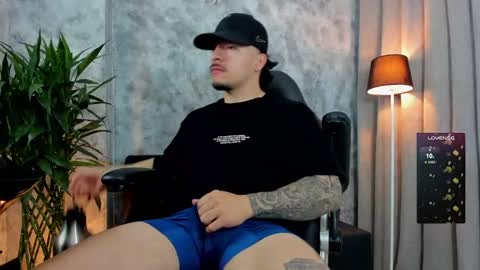 boyc02_ online show from December 13, 11:11 pm