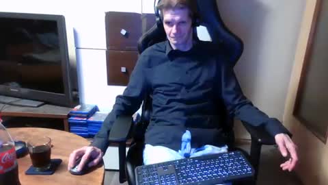 bponie1 online show from December 4, 1:47 am