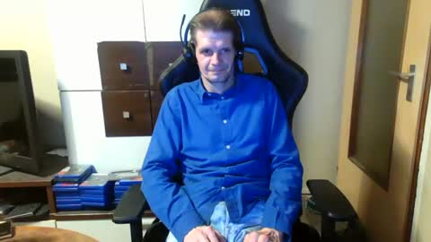 bponie1 online show from December 14, 2:12 am