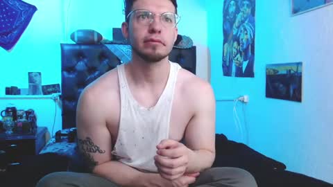 brad hot boy online show from December 17, 5:15 pm