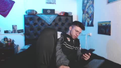 brad hot boy online show from March 6, 3:56 pm