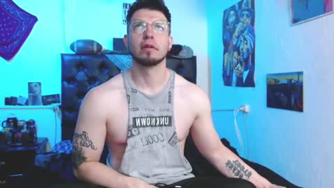 brad hot boy online show from January 3, 3:33 pm