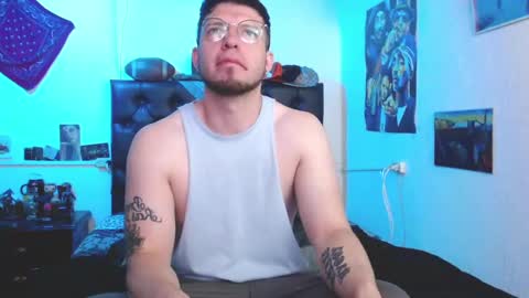 brad hot boy online show from January 25, 3:30 pm