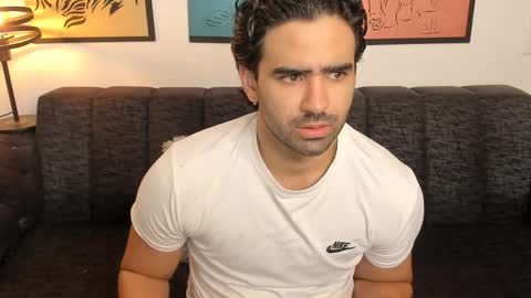 bradleymartin7 online show from May 25, 11:49 am