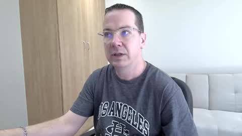 Snapshot of brettdj chatting on September 21, 11:21 am Brett online show from September 21, 11:21 am