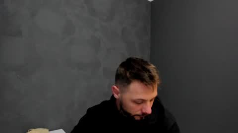 Snapshot of brianhunts chatting on December 12, 6:47 am Brian online show from December 12, 6:47 am