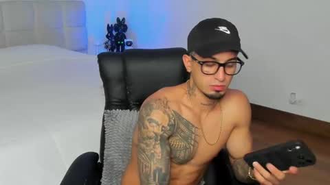 brody_dallas1 online show from April 8, 2:23 am