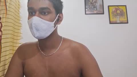 brownguy2505 online show from December 17, 7:09 pm