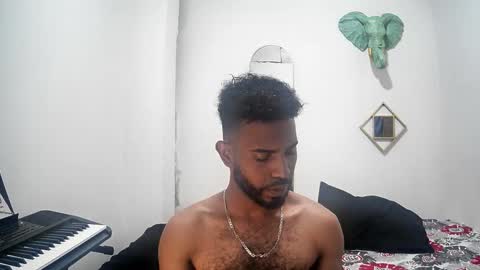 bruce_1111 online show from October 22, 4:49 am