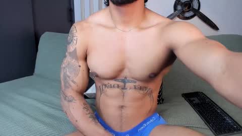 Snapshot of bruce_roldan chatting on December 4, 1:58 am bruce roldan online show from December 4, 1:58 am