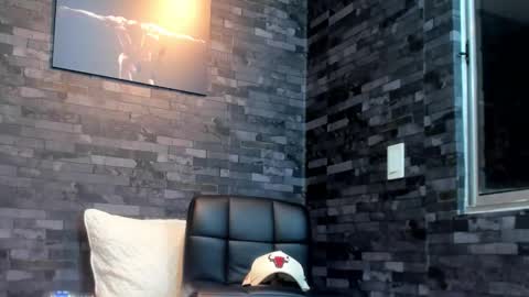 brucedallas online show from March 25, 3:54 am