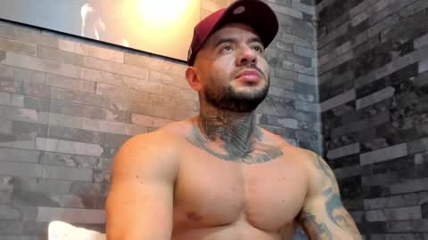 brucedallas online show from January 18, 3:41 am