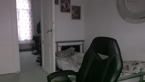 Bruce online show from February 7, 8:33 am