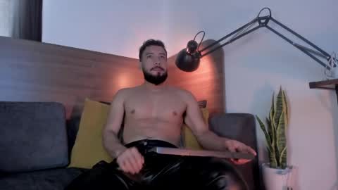 Andres Suarez online show from April 19, 1:21 pm